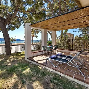 La Gola Apartment, First-line Beachfront, Newly Refurbished Apartment