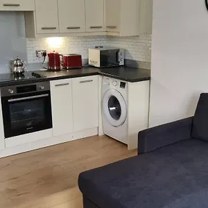  Apartment Flat In United Kingdom